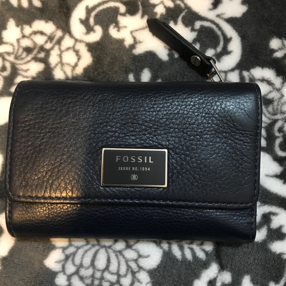 *NEW* FOSSIL wallet